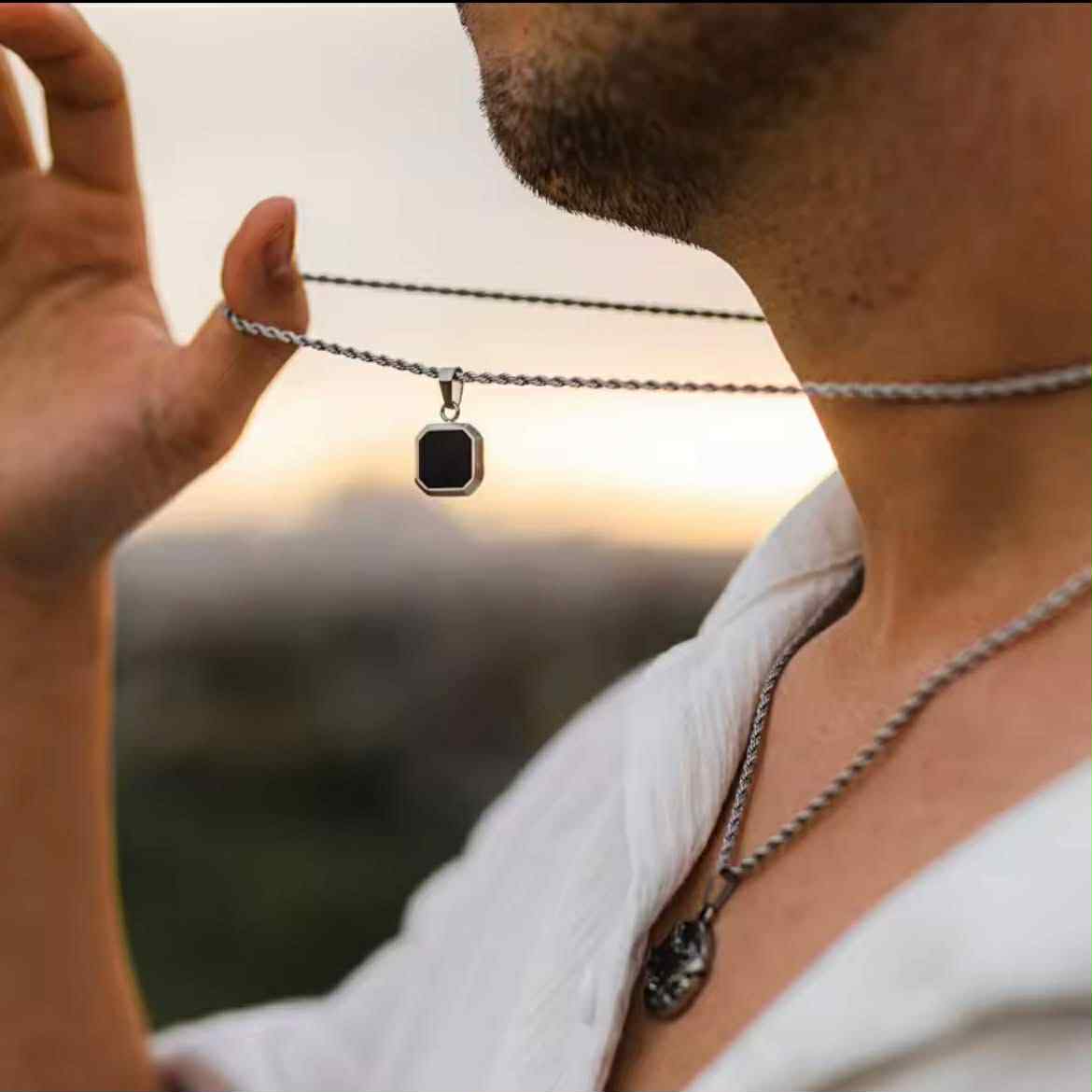 COLLIER MINIMALISTE