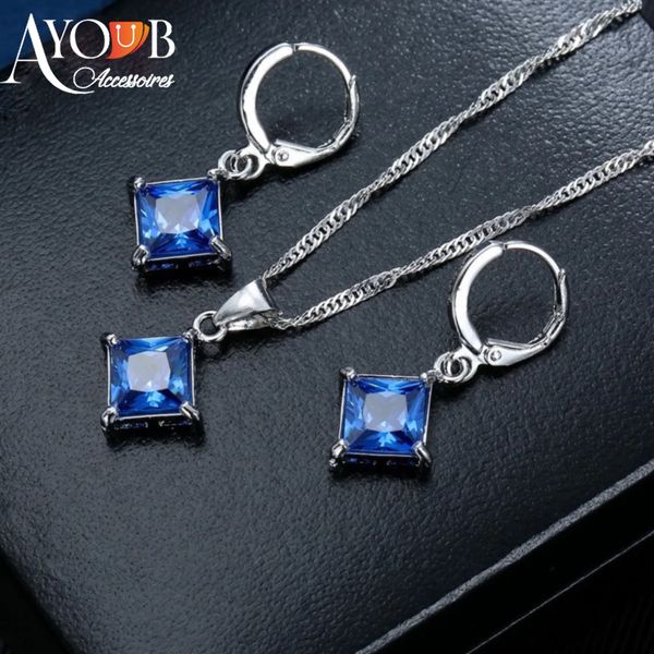 COLLIER AVEC BOUCLES
