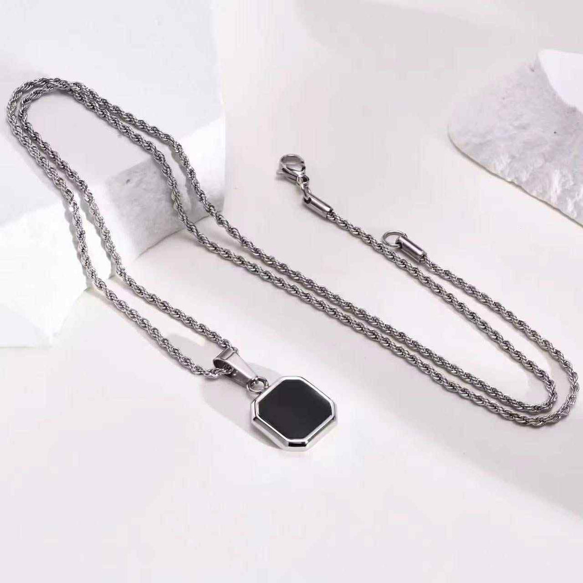 COLLIER MINIMALISTE