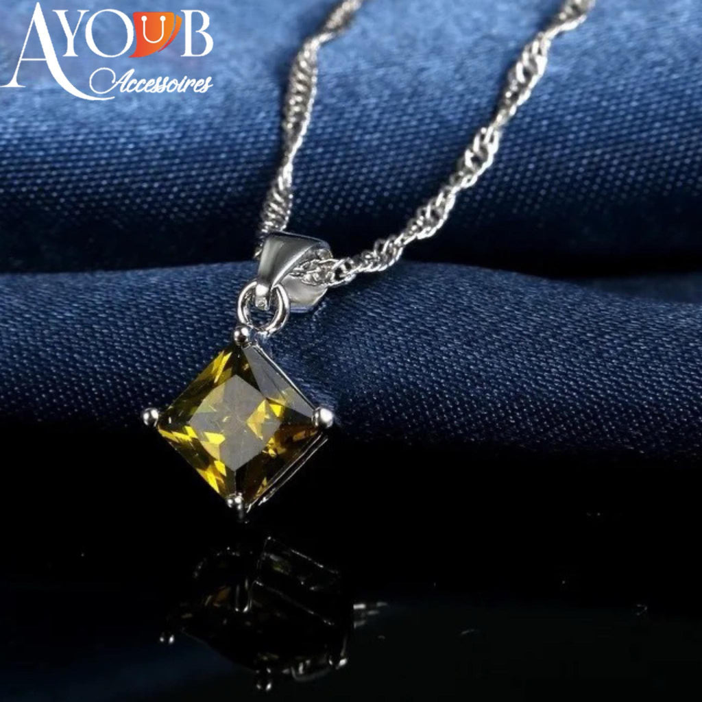 COLLIER AVEC DEUX BOUCLES VERT