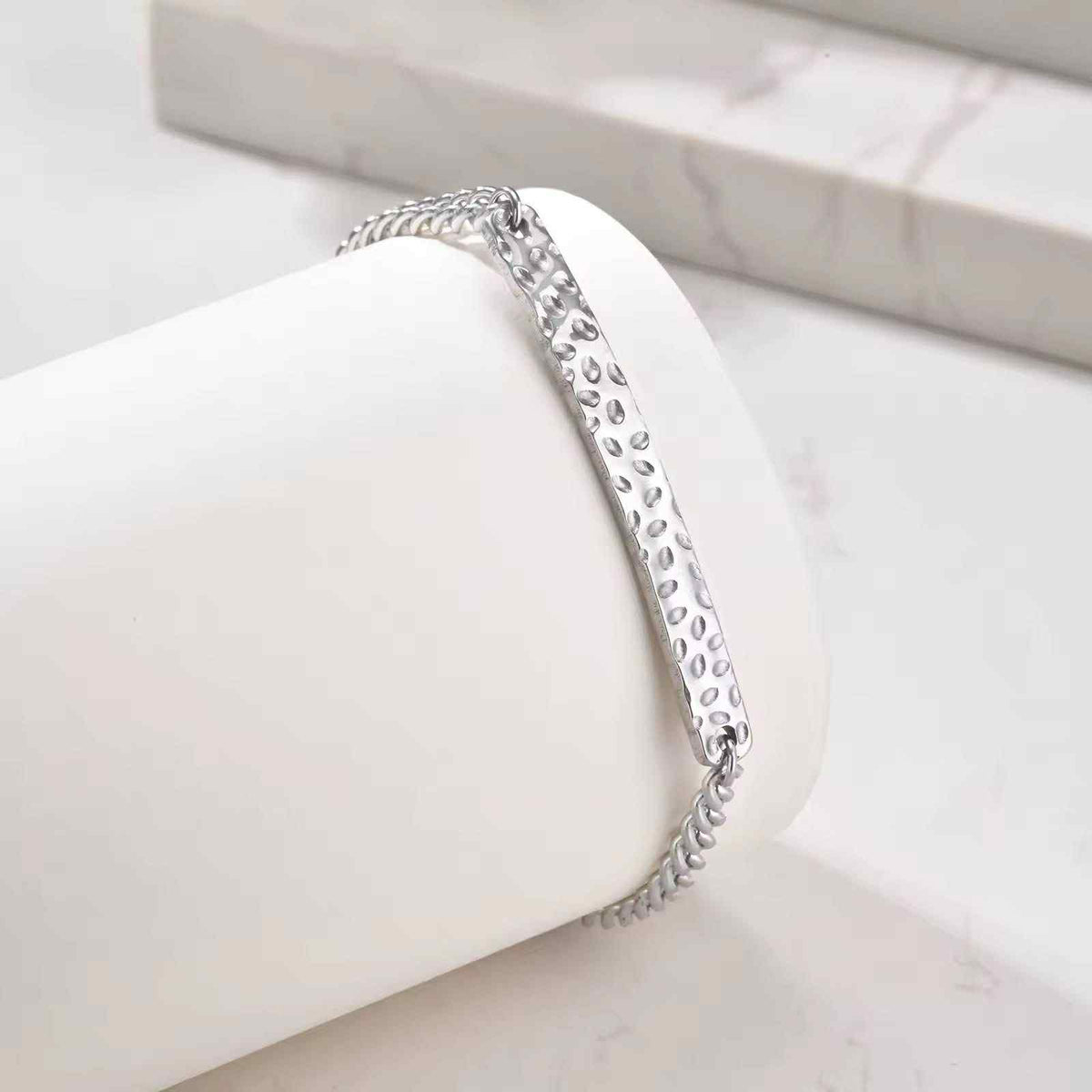 BRACELET À MOTIF IRRÉGULIER